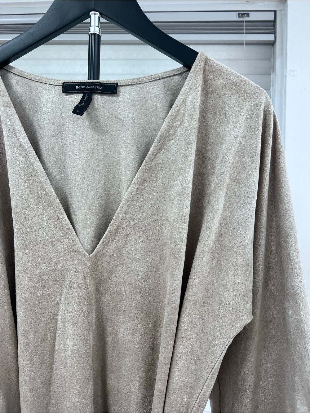 BCBGMaxAzria Taupe Suede-Look Shift Dress Belted Long Sleeve - Picture 4 of 7